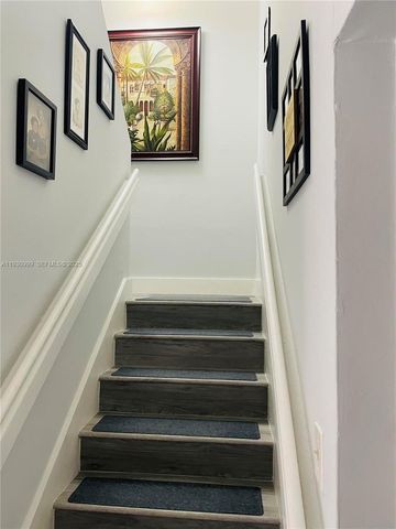 11527 SW 90th Ter, Miami, FL 33176