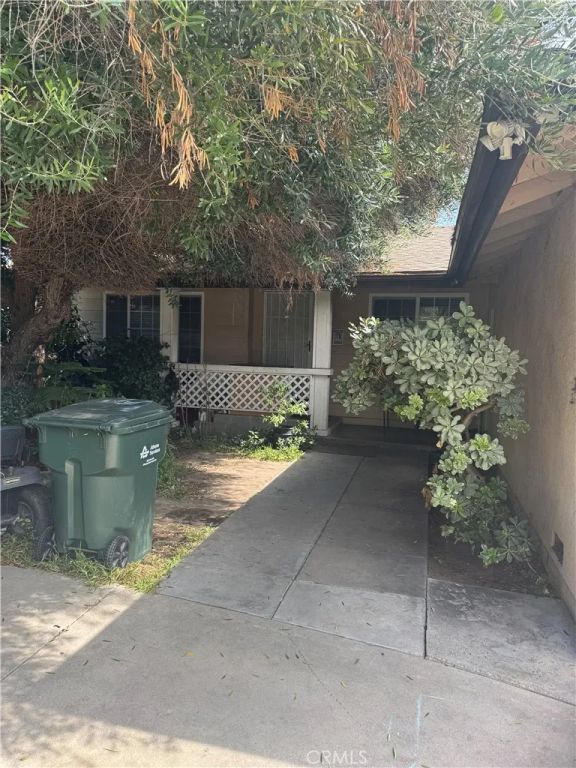 12518 Bellder, Downey, CA 90242