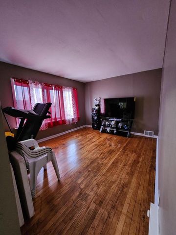 1535 W Lincoln AVENUE, Milwaukee, WI 53215