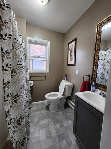 1535 W Lincoln AVENUE, Milwaukee, WI 53215