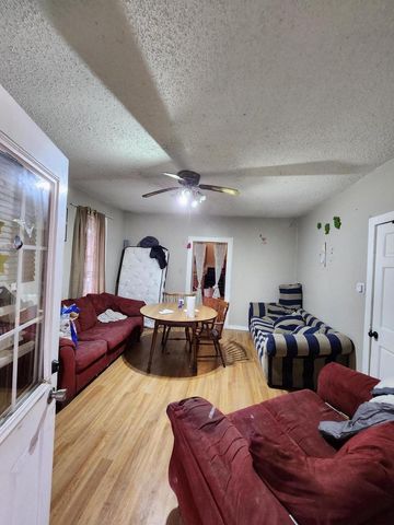 1535 W Lincoln AVENUE, Milwaukee, WI 53215