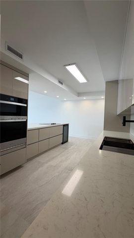 1800 NE 114th Street 605, North Miami, FL 33181