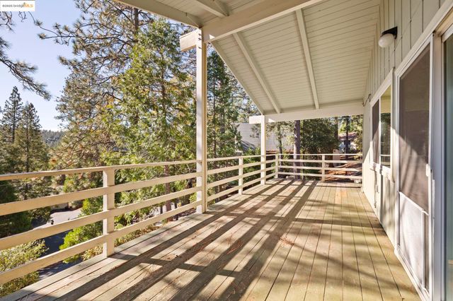 20706 Nonpareil Way, Groveland, CA 95321