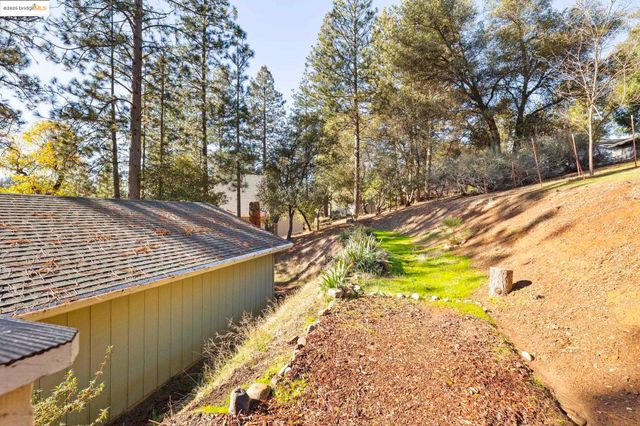 20706 Nonpareil Way, Groveland, CA 95321