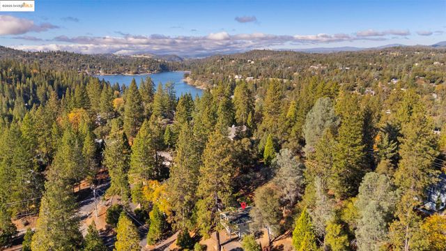 20706 Nonpareil Way, Groveland, CA 95321