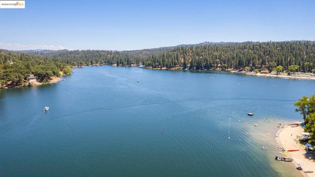 20706 Nonpareil Way, Groveland, CA 95321