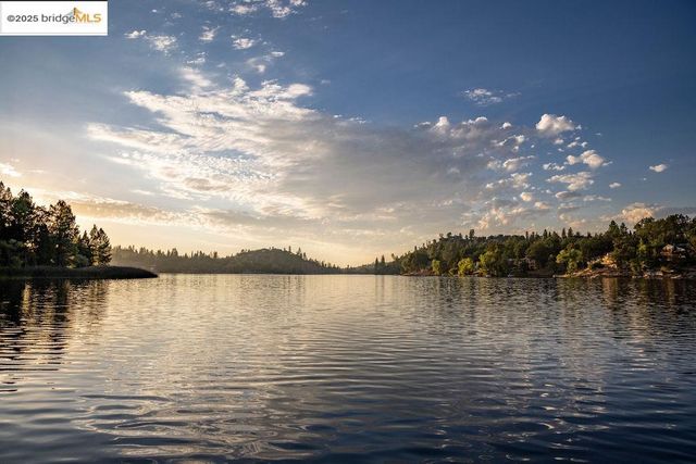 20706 Nonpareil Way, Groveland, CA 95321