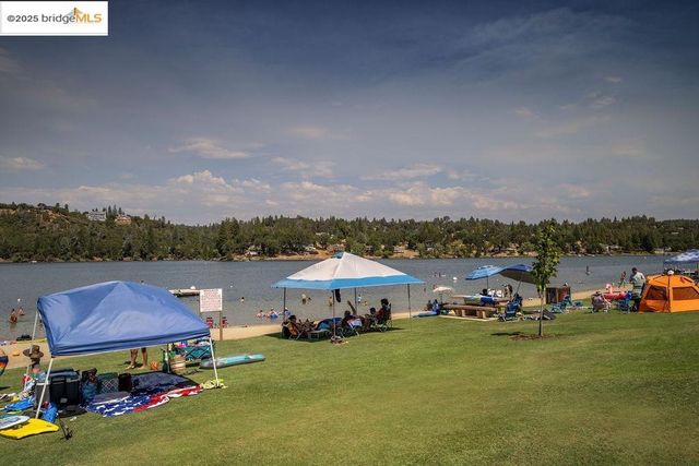 20706 Nonpareil Way, Groveland, CA 95321