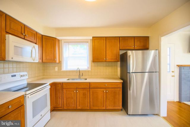 9200 PINE VIEW LN, Clinton, MD 20735