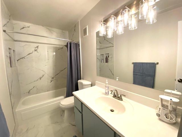 40 Essex Court A, Royal Palm Beach, FL 33411