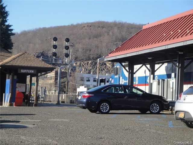 8 Park Avenue, Hillburn, NY 10931