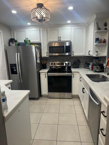 404 NW 68th Avenue 201, Plantation, FL 33317