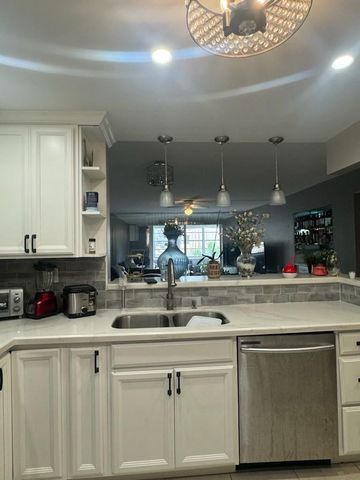404 NW 68th Avenue 201, Plantation, FL 33317