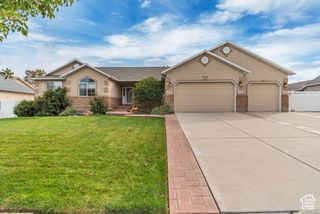 5233 W AUTUMN CREEK DR, Riverton, UT 84096