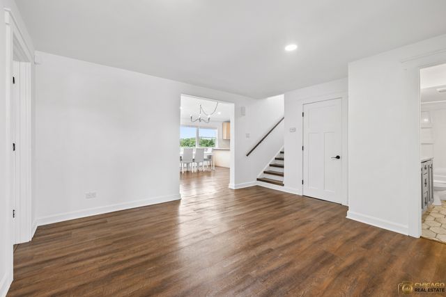 316 Old Sutton Road, Barrington, IL 60010