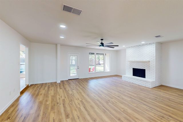 6851 Shorecrest Court, Fort Worth, TX 76132