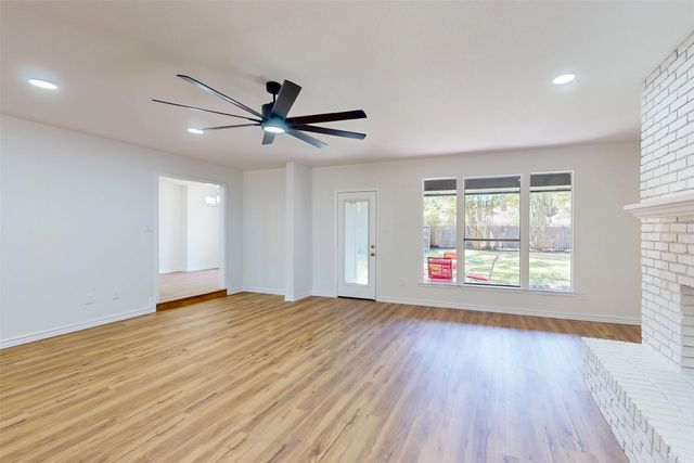 6851 Shorecrest Court, Fort Worth, TX 76132