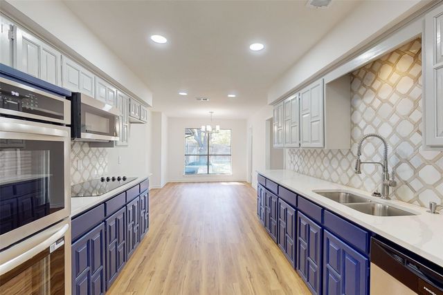 6851 Shorecrest Court, Fort Worth, TX 76132