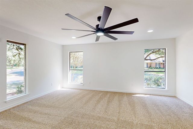 6851 Shorecrest Court, Fort Worth, TX 76132