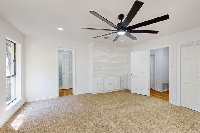6851 Shorecrest Court, Fort Worth, TX 76132