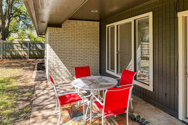 6851 Shorecrest Court, Fort Worth, TX 76132