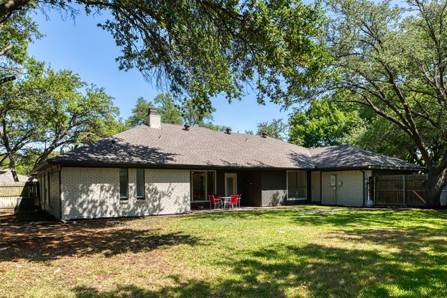 6851 Shorecrest Court, Fort Worth, TX 76132