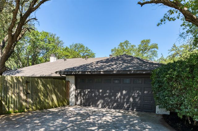 6851 Shorecrest Court, Fort Worth, TX 76132