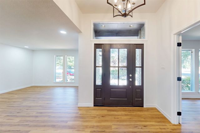 6851 Shorecrest Court, Fort Worth, TX 76132