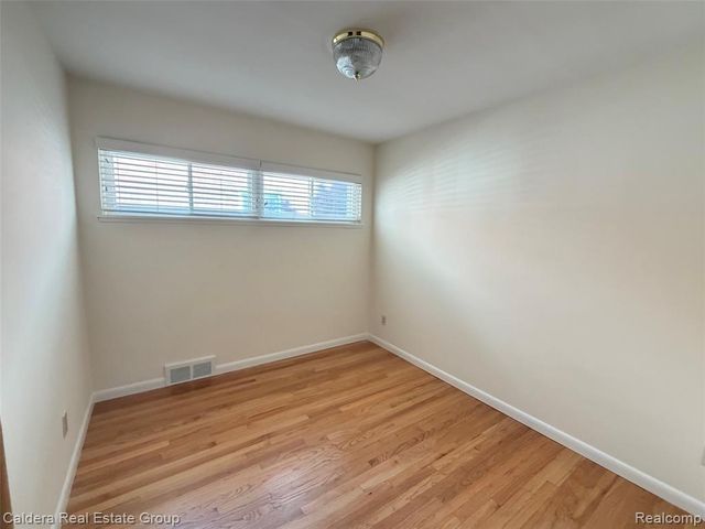 20950 Country Club Drive, Harper Woods, MI 48225