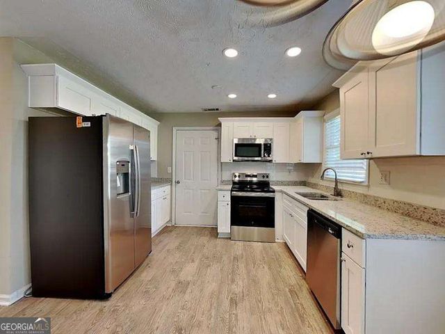 3925 Riversong Drive, Suwanee, GA 30024