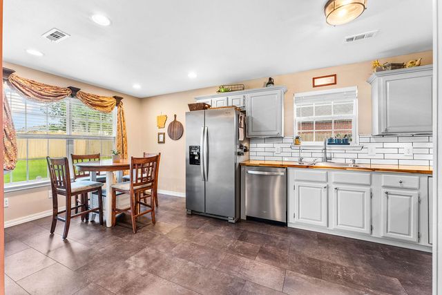645 Lynn Drive, Pea Ridge, AR 72751