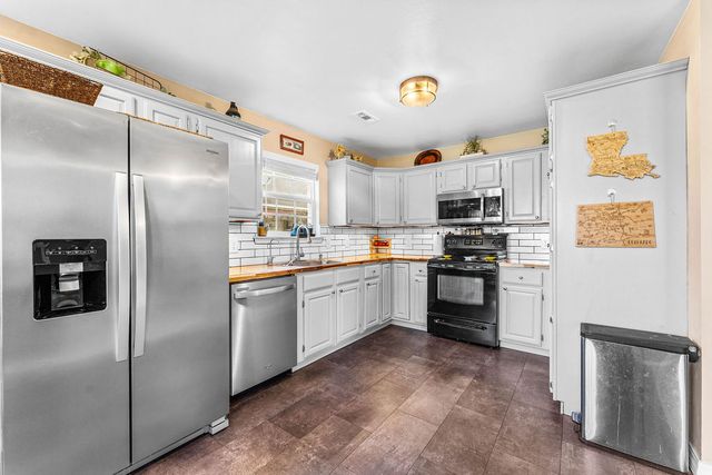 645 Lynn Drive, Pea Ridge, AR 72751
