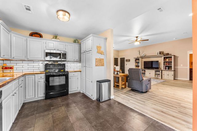 645 Lynn Drive, Pea Ridge, AR 72751