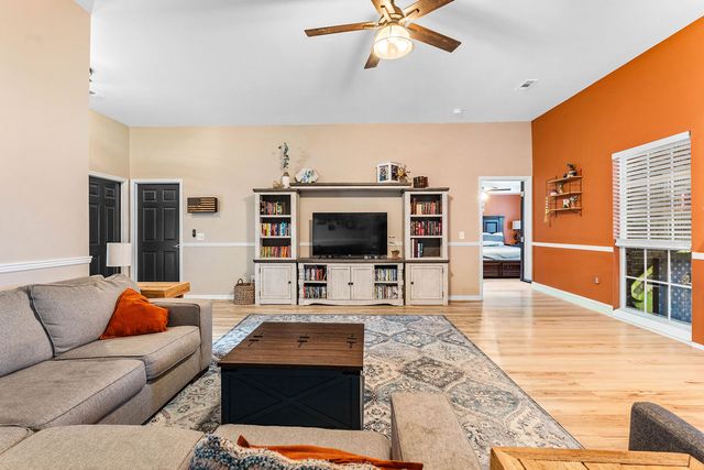 645 Lynn Drive, Pea Ridge, AR 72751