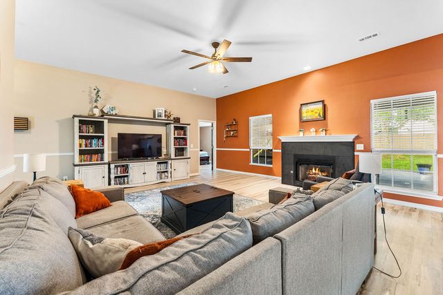 645 Lynn Drive, Pea Ridge, AR 72751