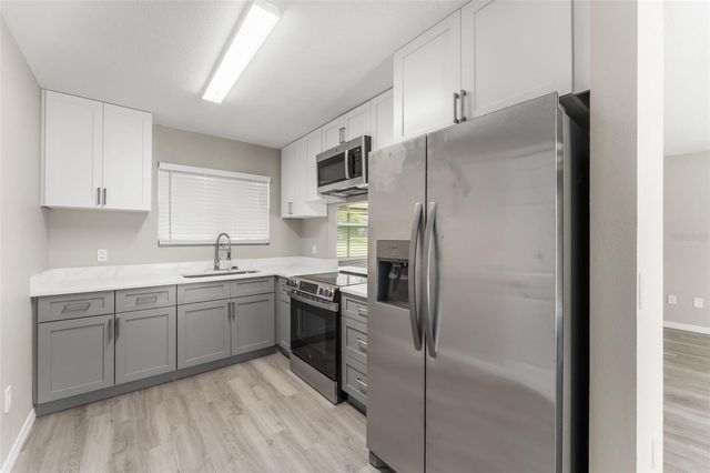 566 SILVER COURSE RADIAL, Ocala, FL 34472