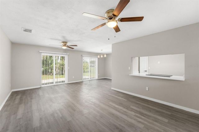 566 SILVER COURSE RADIAL, Ocala, FL 34472