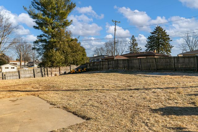 610 2nd Street Court, Sherrard, IL 61281