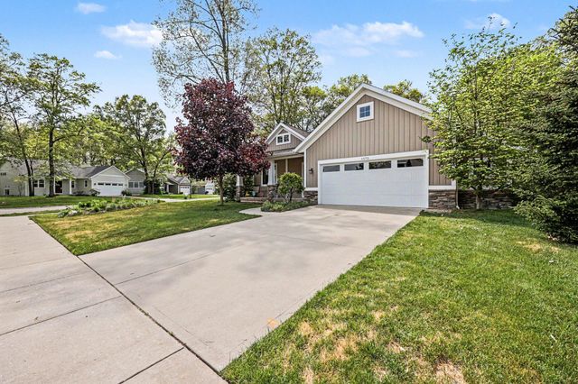 1573 Woodnymph Court NE, Grand Rapids, MI 49505