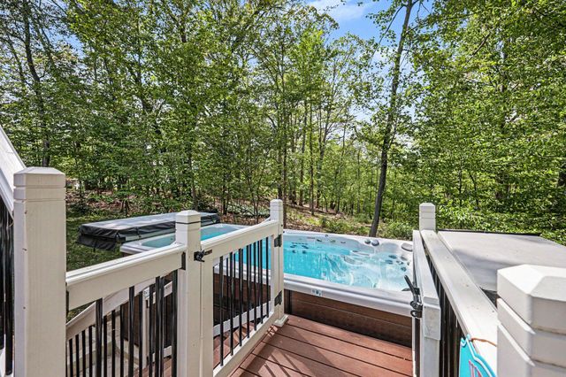 1573 Woodnymph Court NE, Grand Rapids, MI 49505