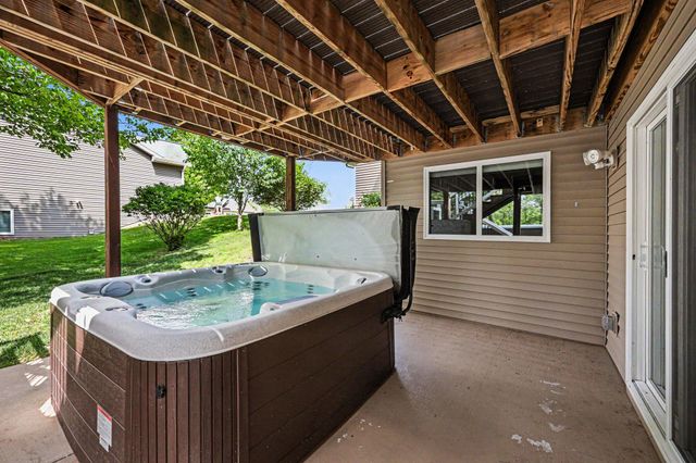 1573 Woodnymph Court NE, Grand Rapids, MI 49505