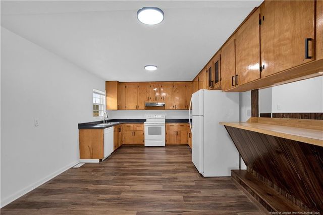 8161 E 130 Highway, Maxton, NC 28364