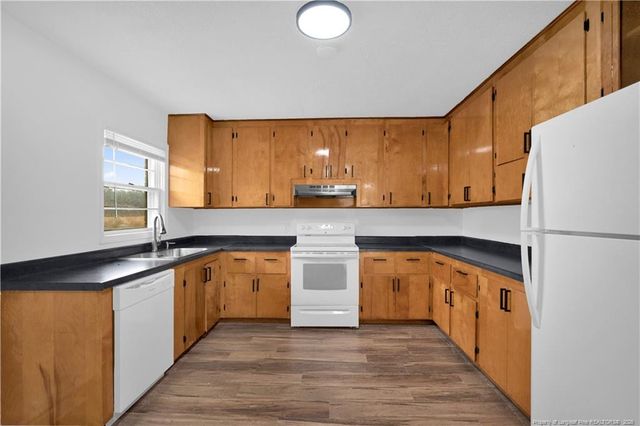 8161 E 130 Highway, Maxton, NC 28364