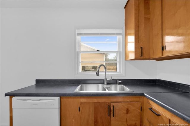 8161 E 130 Highway, Maxton, NC 28364