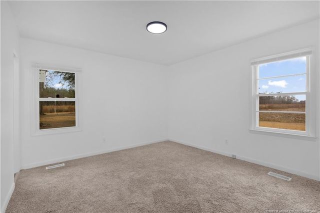 8161 E 130 Highway, Maxton, NC 28364