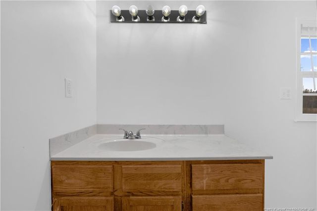 8161 E 130 Highway, Maxton, NC 28364