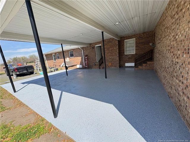 8161 E 130 Highway, Maxton, NC 28364