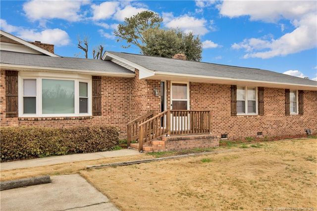 8161 E 130 Highway, Maxton, NC 28364