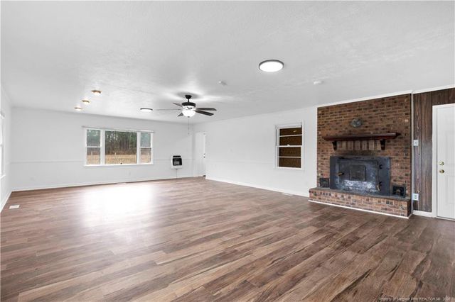 8161 E 130 Highway, Maxton, NC 28364