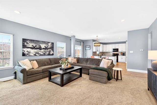 6021 Independence Dr, Jefferson Hills, PA 15025